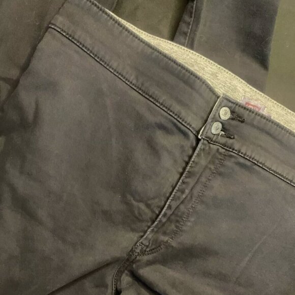 Levi's Women's SZ 32 Supreme Curve Skinny Jeans Black Denim Pockets - Picture 1 of 3